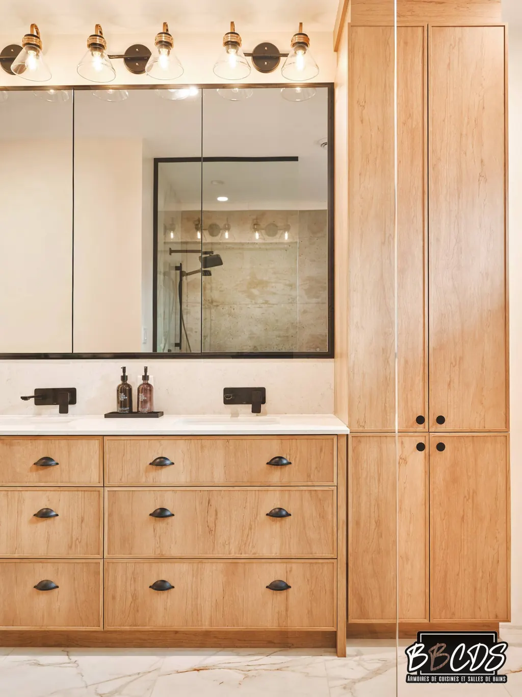 Des Chalets, salle de bain sur mesure, photo de couverture